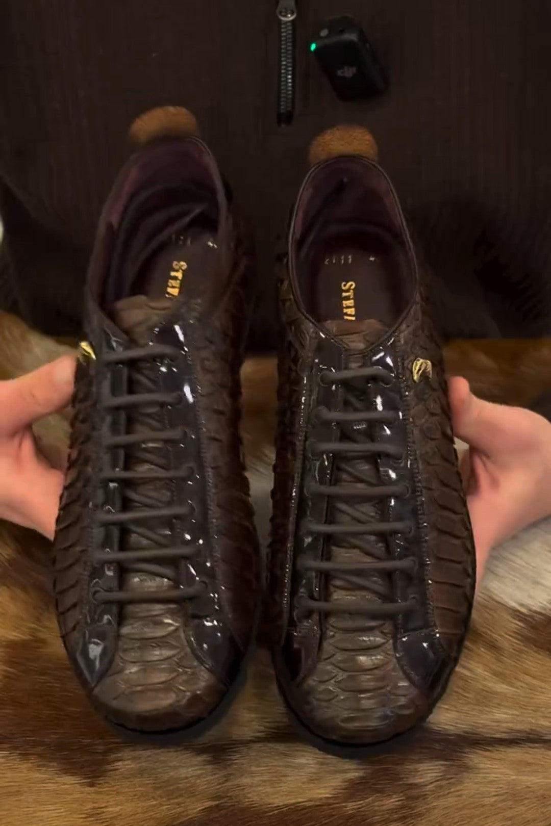 Premium Handmade Croc-Embossed Leather Lace-Up Shoes with Cushioned Sole