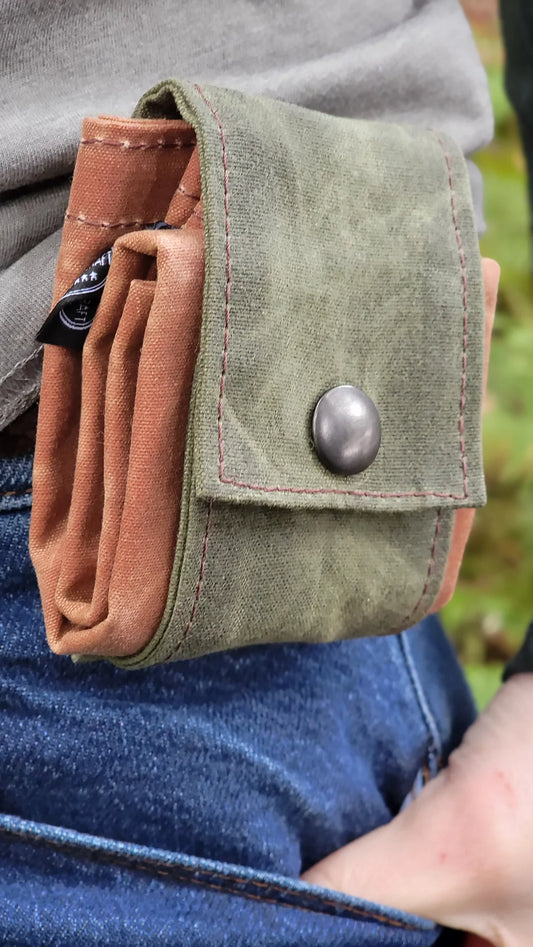 Deep Waxed Canvas Foraging Pouch – Hip Bag for Adventure