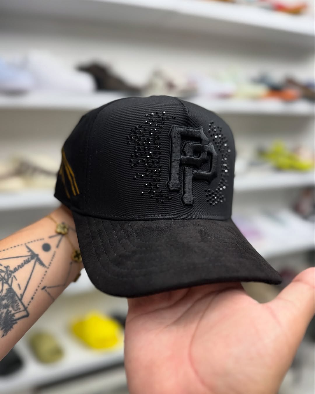 Black Unique Night Rose Cap