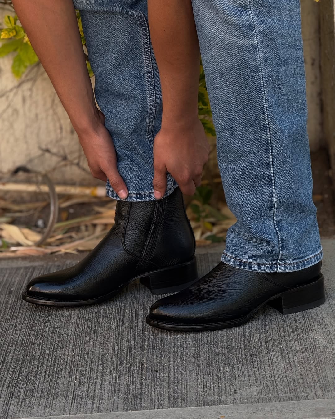 Blackridge Classic Roper Boots – Oil-Grain Leather