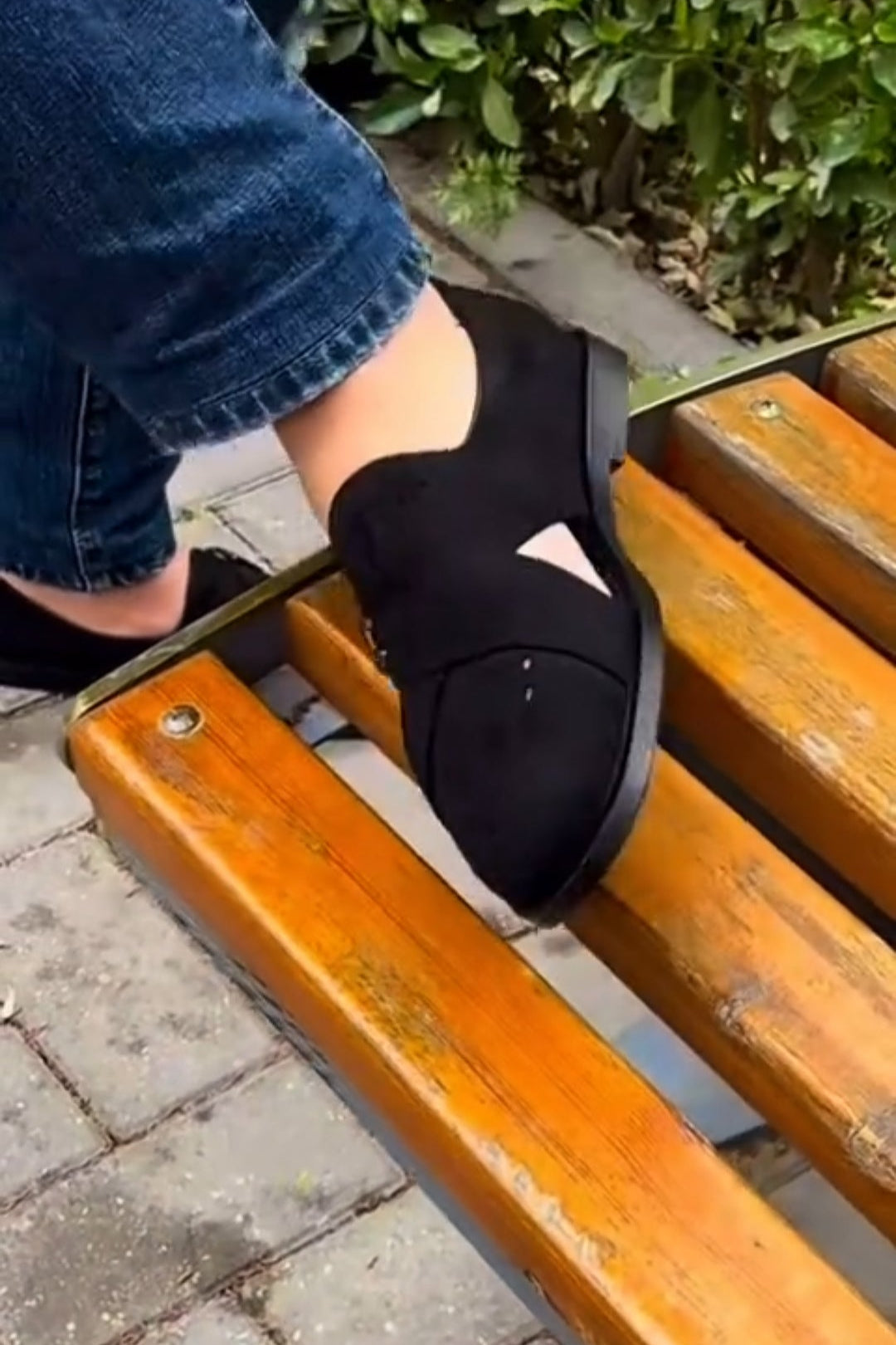 Classic Cutout Suede Cross Strap Sandals