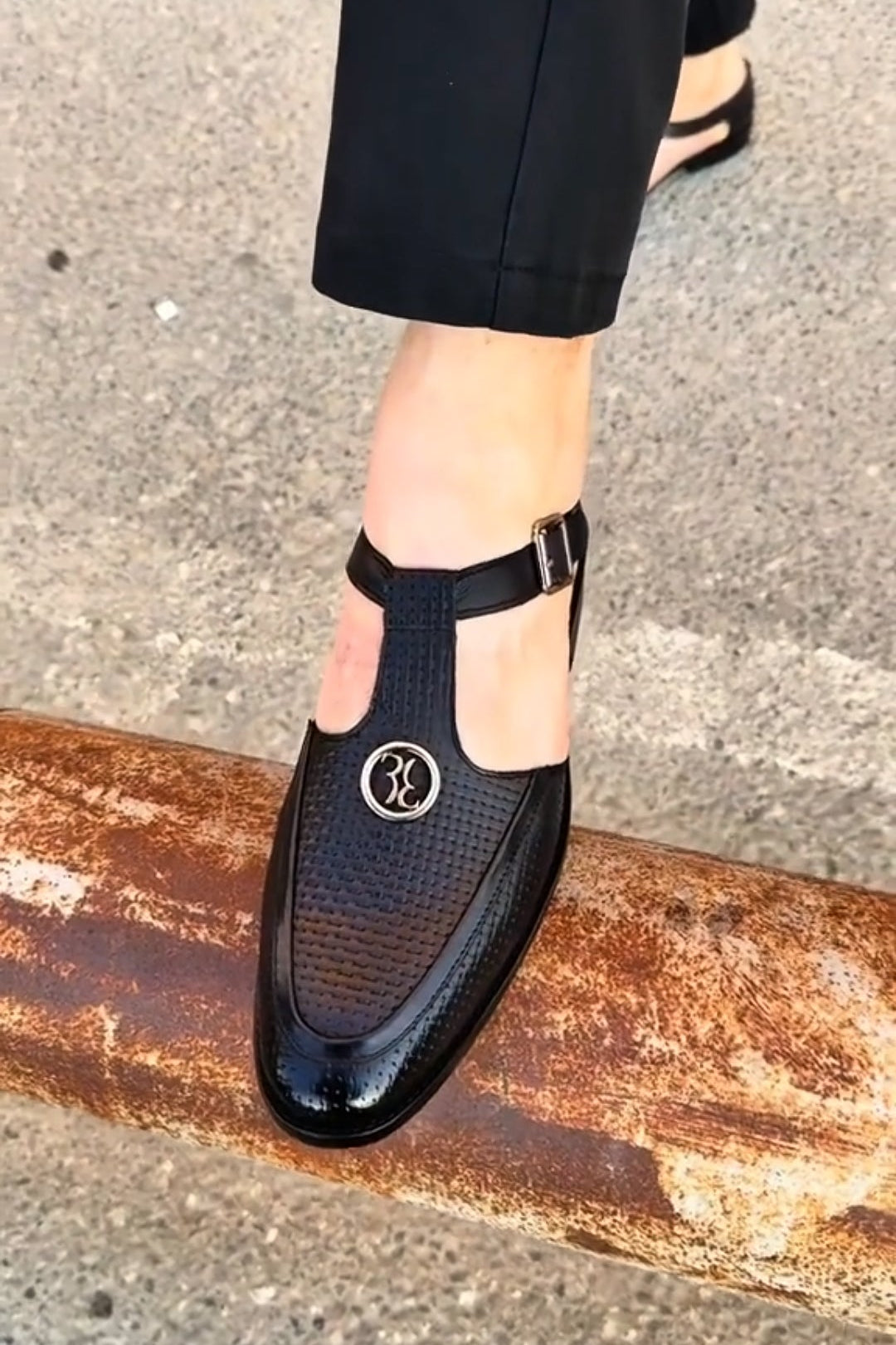 Men’s Black T-Strap Cut-Out Design Leather Loafers
