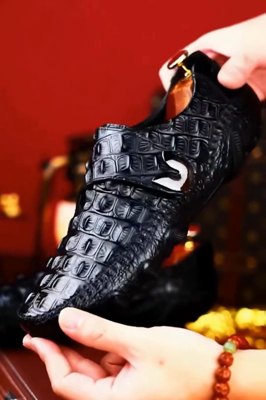 Luxury Black Crocodile Pattern Leather Loafers with Metal Buckle