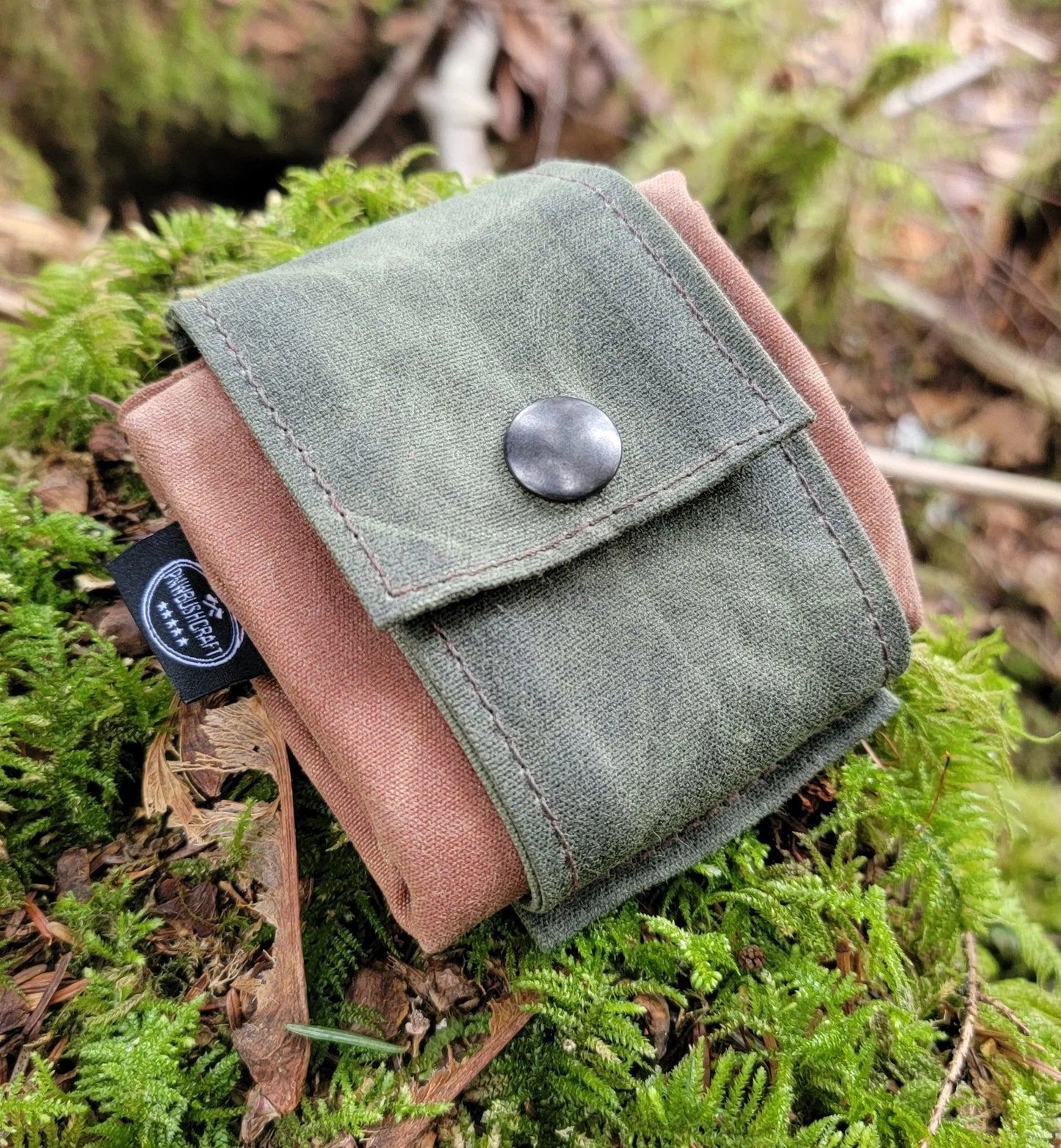 Deep Waxed Canvas Foraging Pouch – Hip Bag for Adventure