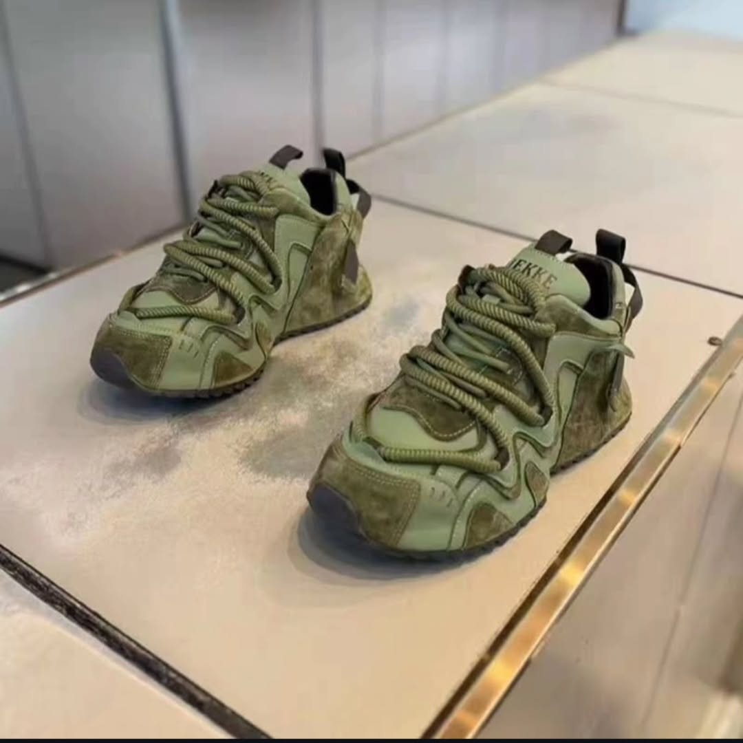 Men’s Low-Top Breathable Skate Sneakers