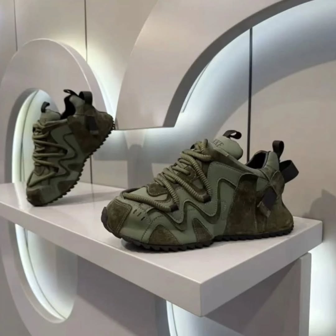 Men’s Low-Top Breathable Skate Sneakers