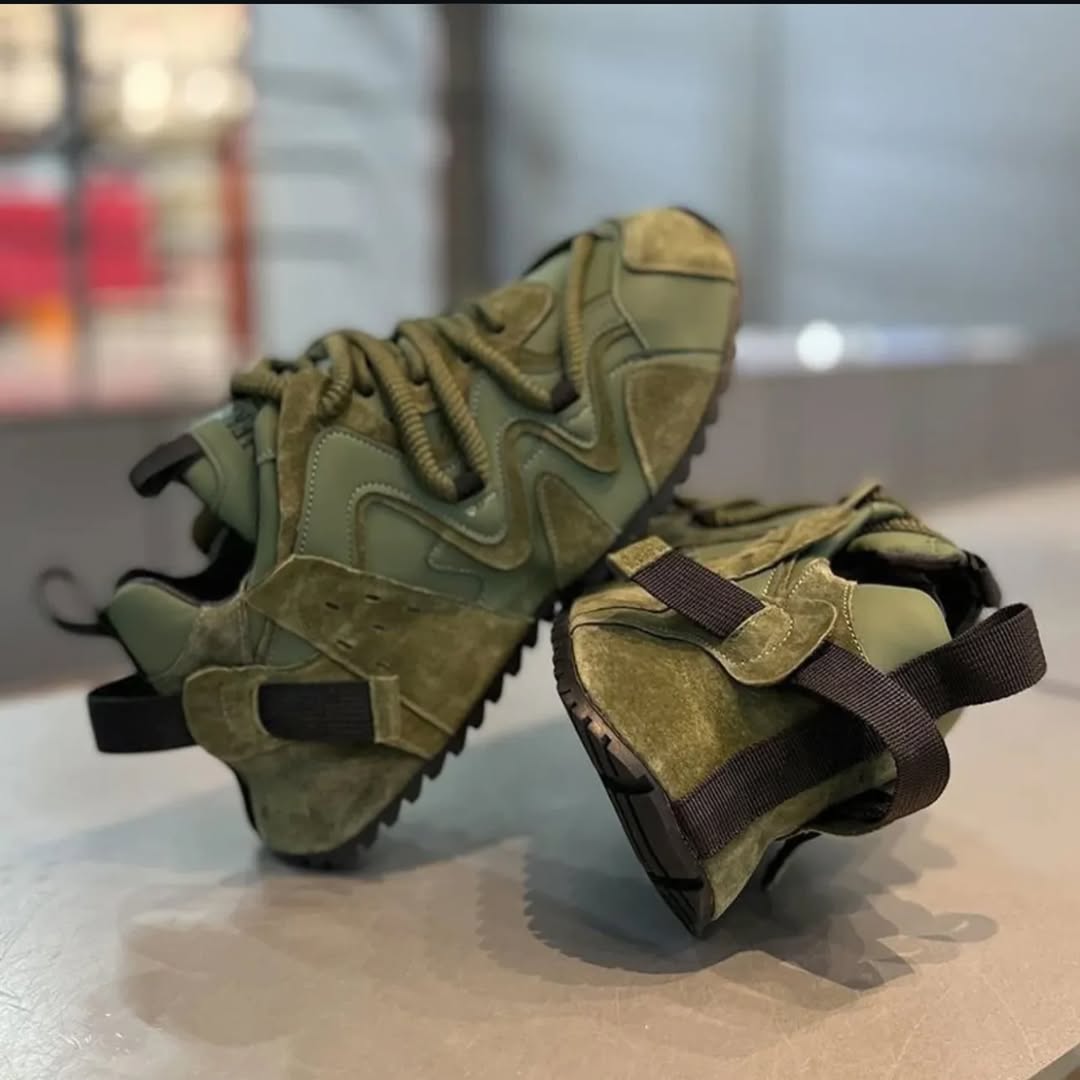 Men’s Low-Top Breathable Skate Sneakers
