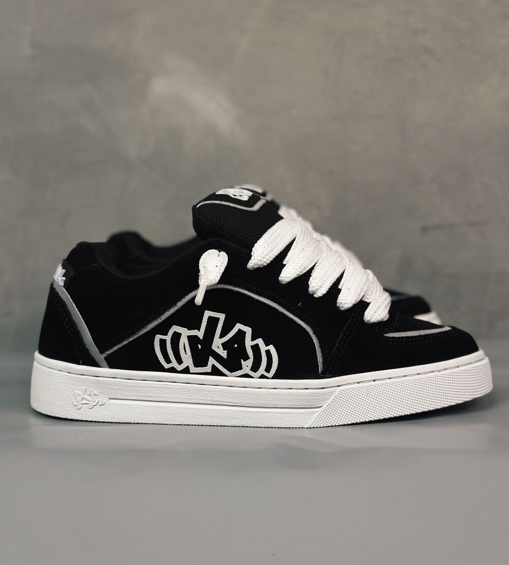 Graffiti Letter Logo Skate Shoes