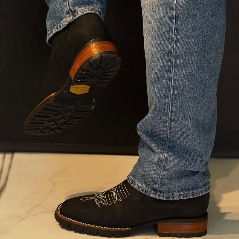 Men's Embroidered Slip-on Chelsea Boots