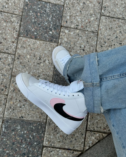 Blazer Mid 77 SE White Arctic Punch Sneakers
