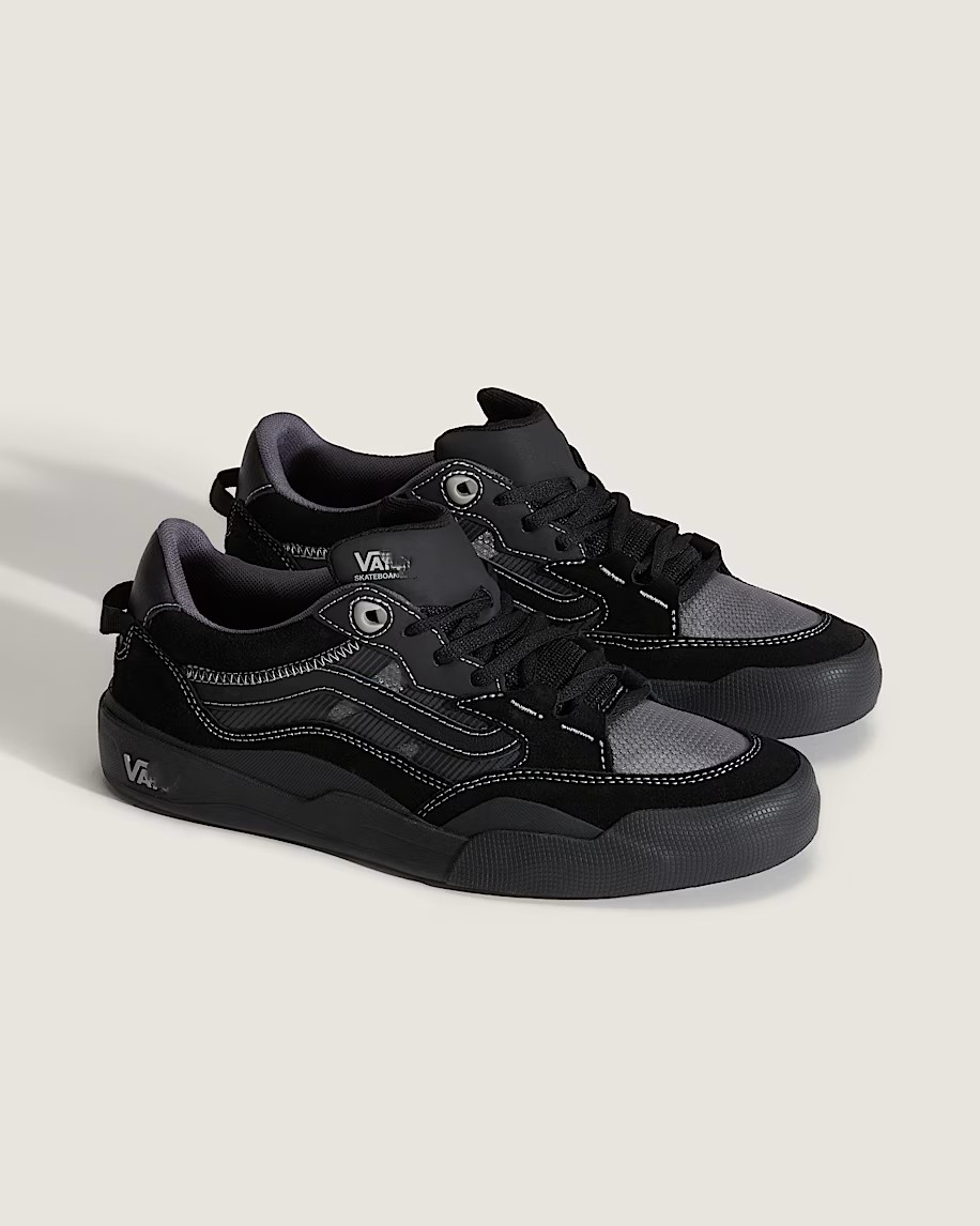 Men’s Low-Top Skate Sneakers with Durable Grip Sole