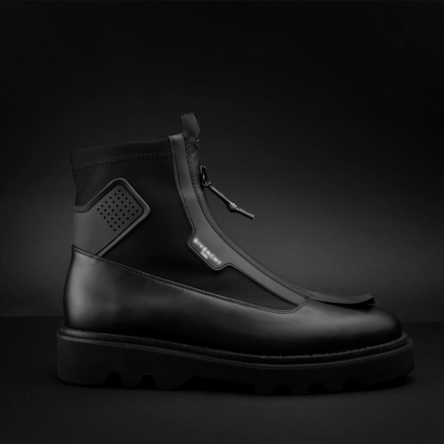 Exquisite Black Handmade Zip-Up Platform Boots
