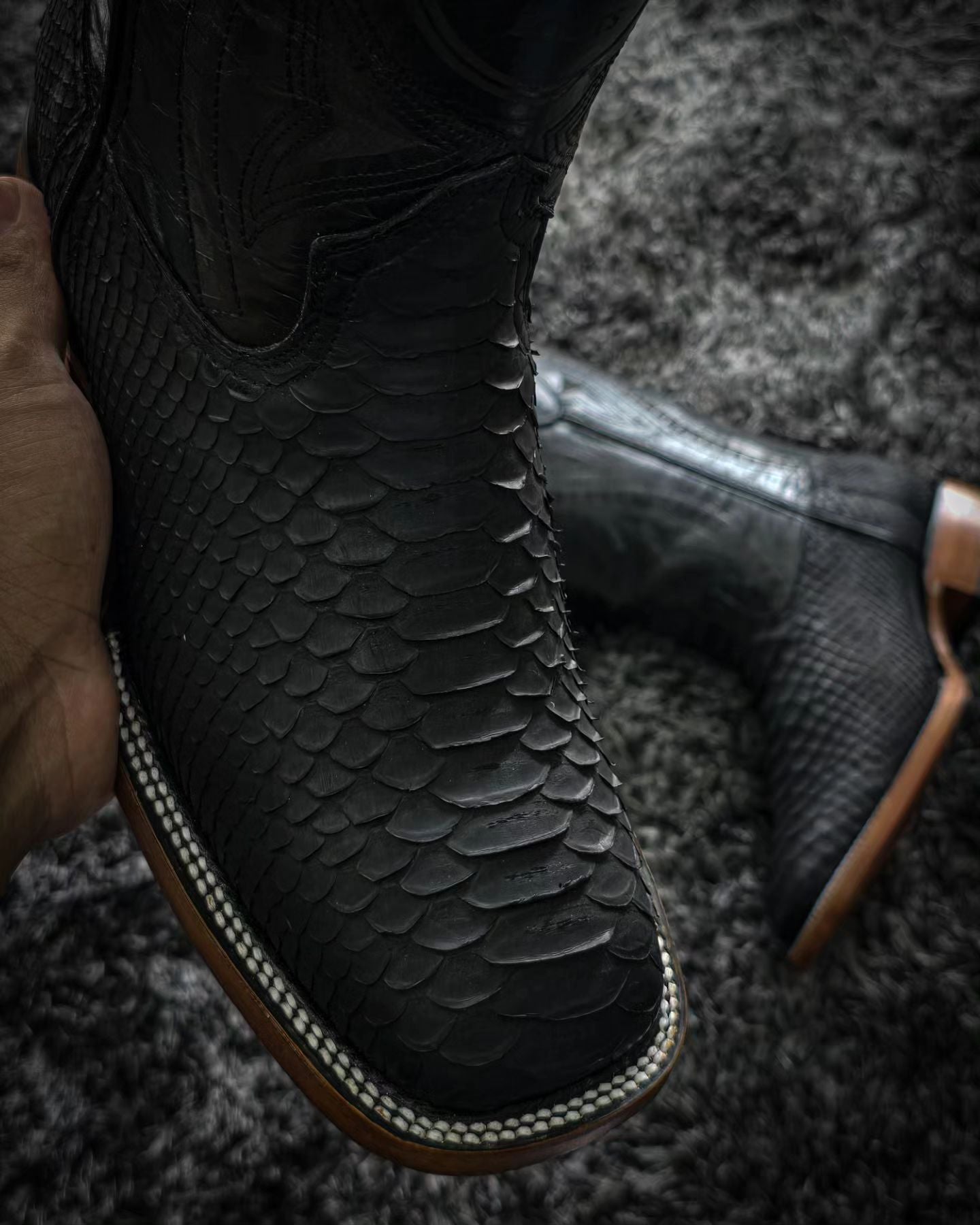 Black Vintage Crocodile Pattern Knight Boots