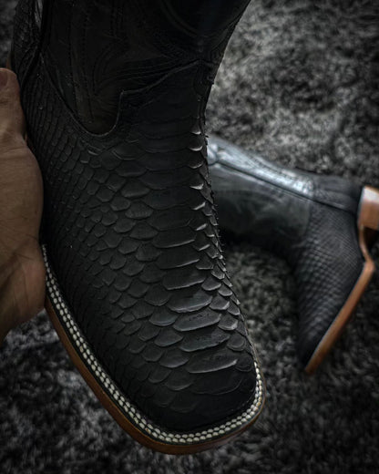 Black Vintage Crocodile Pattern Knight Boots