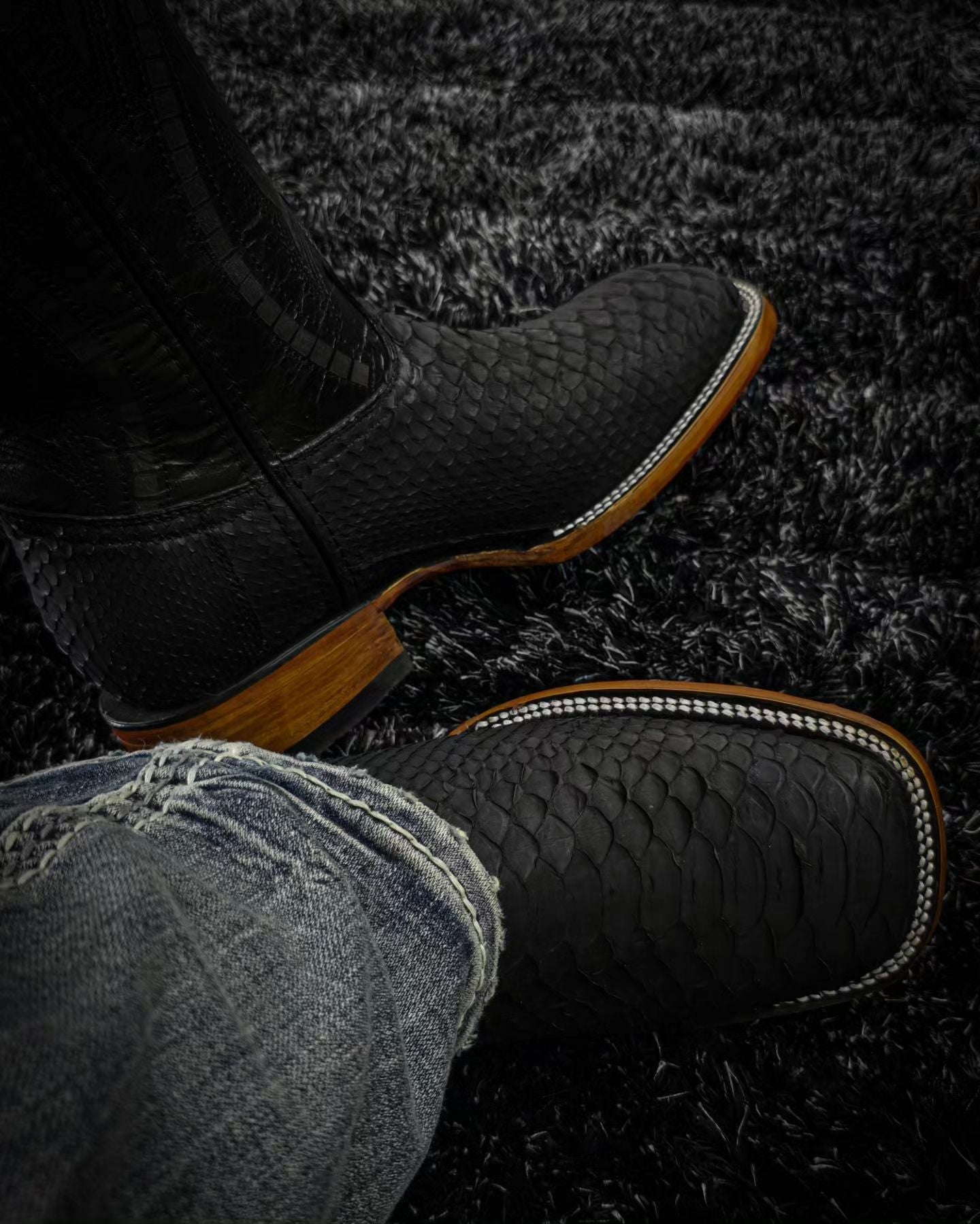 Black Vintage Crocodile Pattern Knight Boots