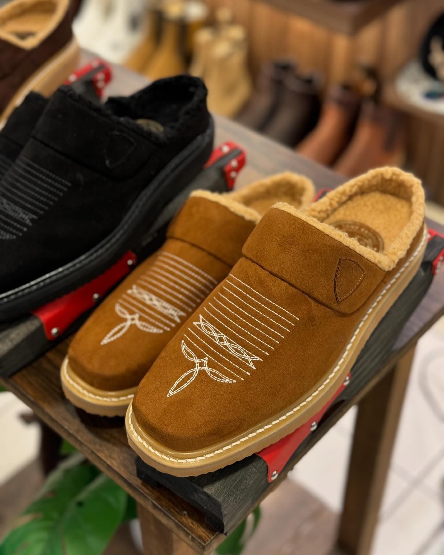 Men's Suede Printed Slip-On Slippers