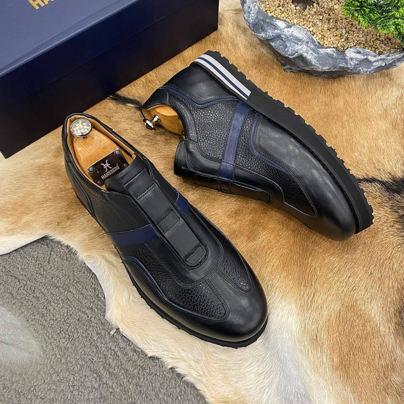 Laceless Blue Stripe Sports Shoes