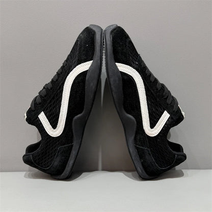 Low-Top Lightweight Breathable Mesh Soft Sole Sneakers