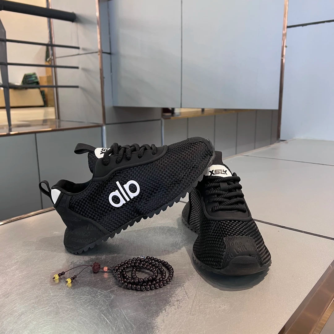 Men’s Low-Top Breathable Knit Lace-Up Sneakers