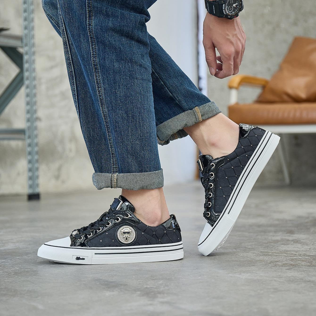 Men’s Low-Top Breathable Leather Skate Sneakers
