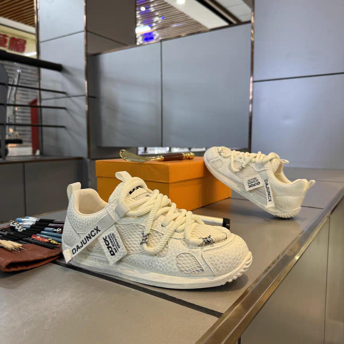 Soft Sole Breathable Mesh Retro Patchwork Casual Sneakers